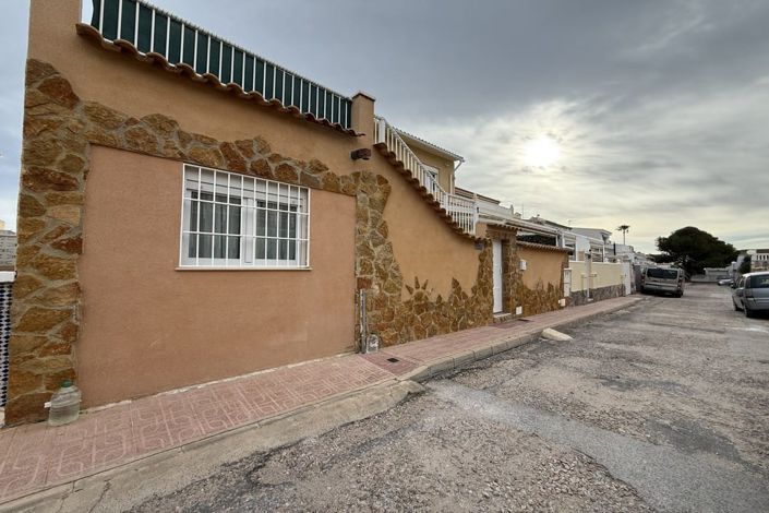 Image No.4-4 Bed Townhouse for sale