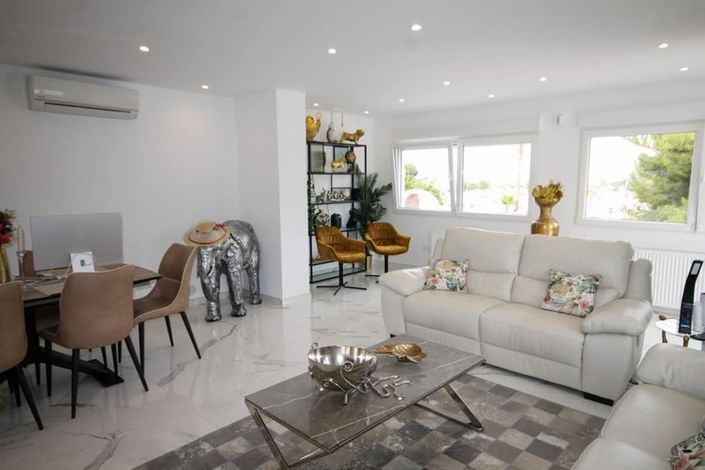 Image No.9-3 Bed Villa for sale