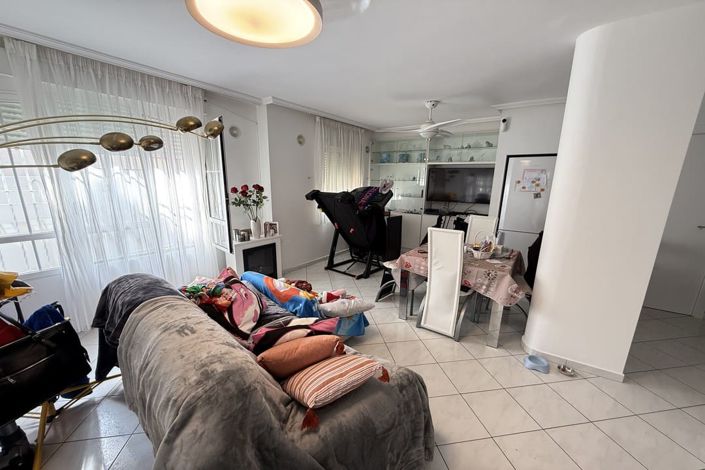 Image No.10-2 Bed Townhouse for sale