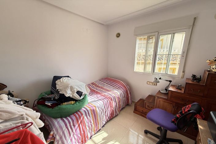 Image No.16-2 Bed Townhouse for sale