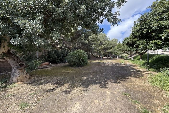 Image No.21-2 Bed Townhouse for sale