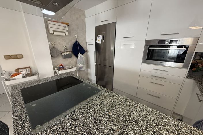 Image No.6-2 Bed Townhouse for sale