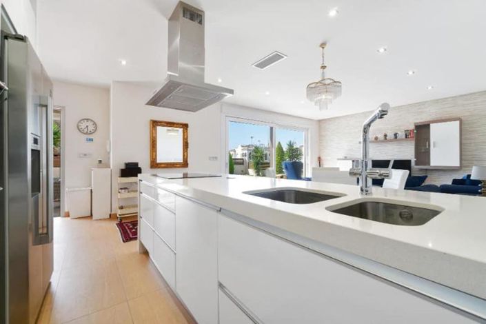 Image No.26-5 Bed Villa for sale