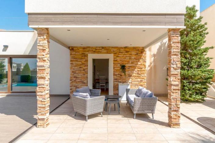 Image No.3-5 Bed Villa for sale