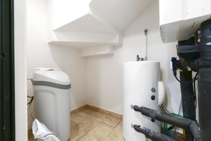 Image No.37-5 Bed Villa for sale