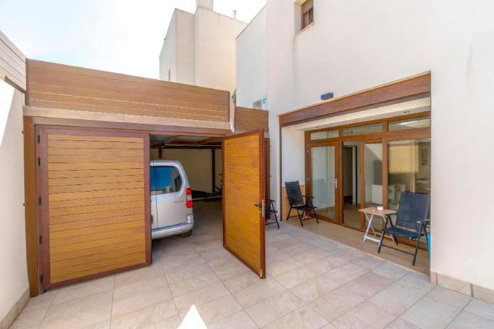 Image No.6-5 Bed Villa for sale