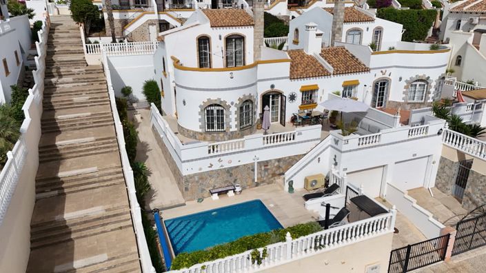 Image No.1-3 Bed Villa for sale