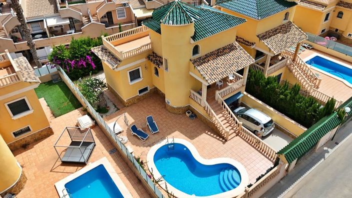 Image No.3-4 Bed Villa for sale