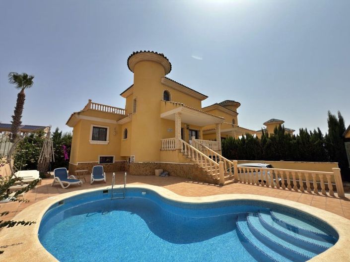 Image No.4-4 Bed Villa for sale