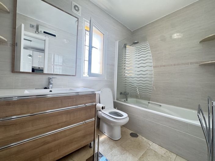 Image No.10-3 Bed Villa for sale