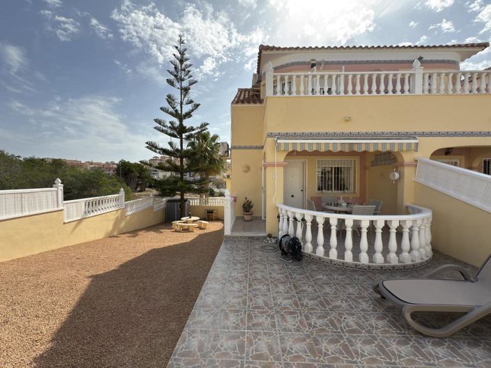 Image No.1-3 Bed Townhouse for sale