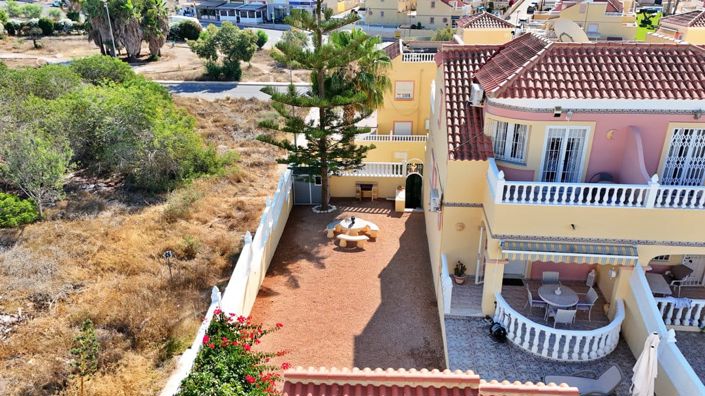 Image No.1-3 Bed Townhouse for sale