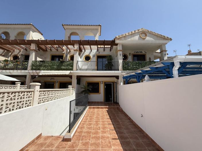 Image No.1-3 Bed Townhouse for sale