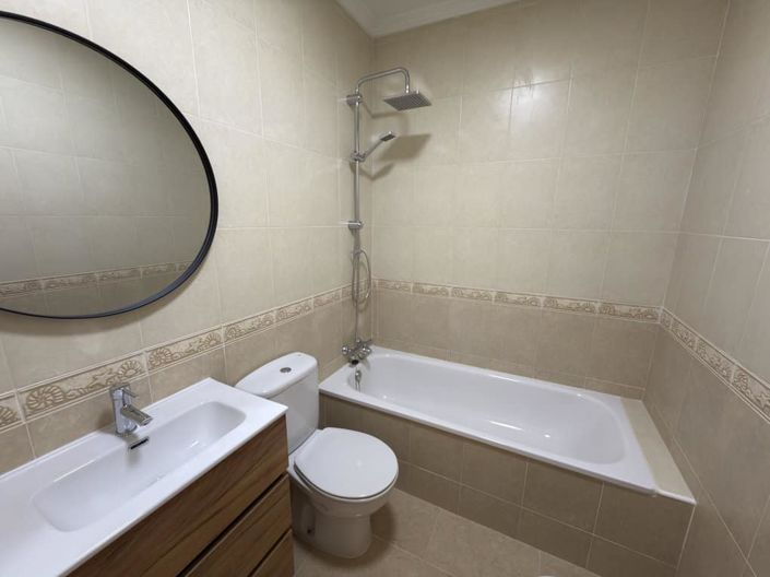 Image No.19-3 Bed Townhouse for sale