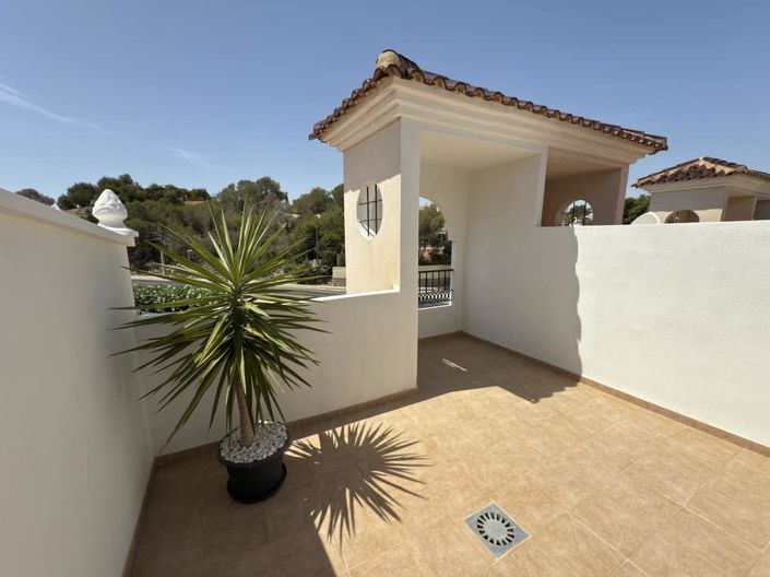 Image No.24-3 Bed Townhouse for sale