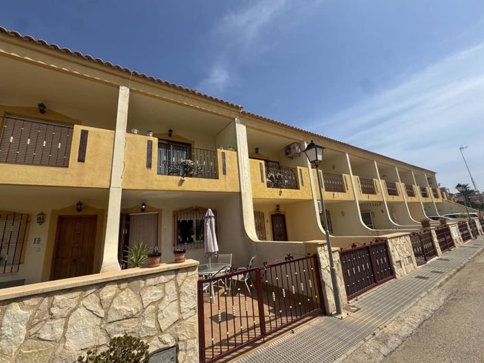 Image No.1-3 Bed Townhouse for sale
