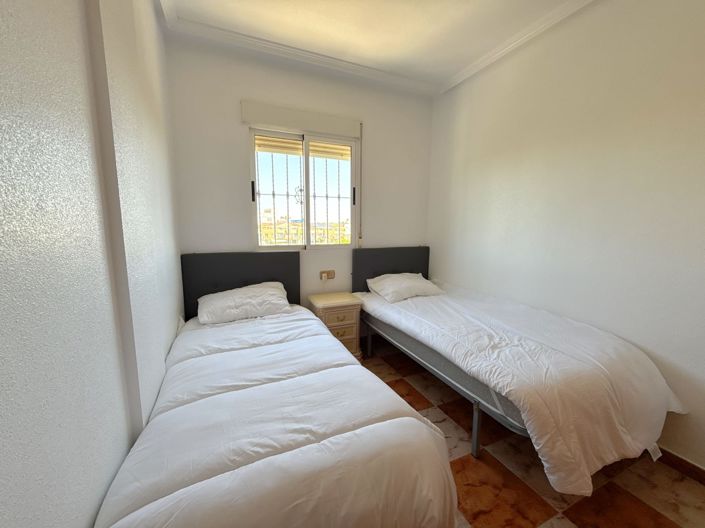 Image No.16-2 Bed Townhouse for sale