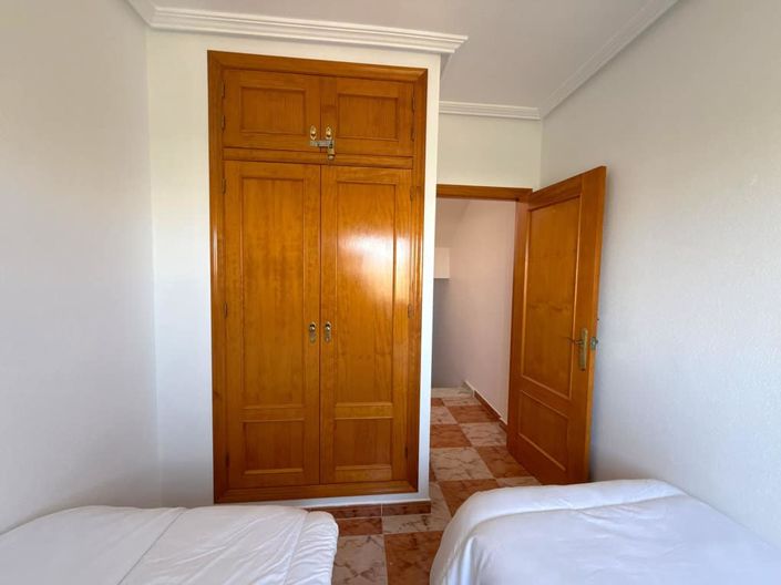 Image No.19-2 Bed Townhouse for sale