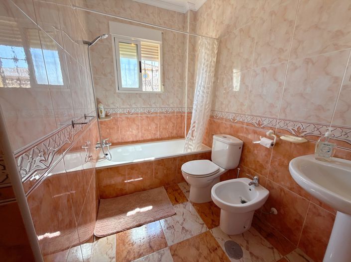 Image No.20-2 Bed Townhouse for sale