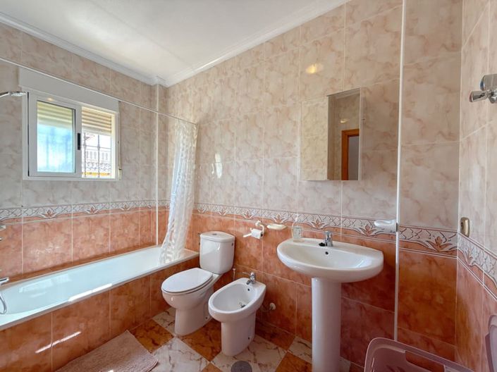 Image No.23-2 Bed Townhouse for sale