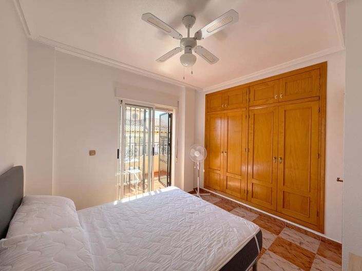 Image No.26-2 Bed Townhouse for sale