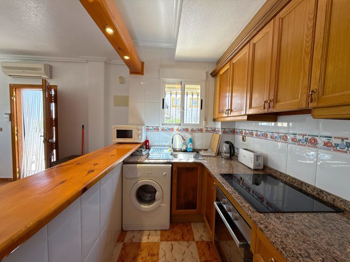 Image No.8-2 Bed Townhouse for sale