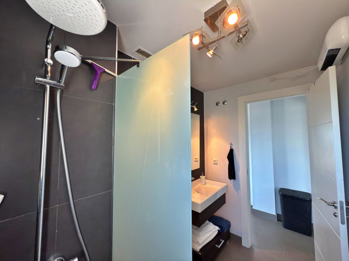 Image No.26-3 Bed Apartment for sale