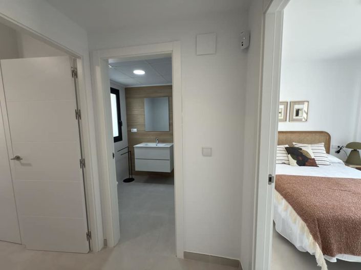 Image No.16-3 Bed Townhouse for sale