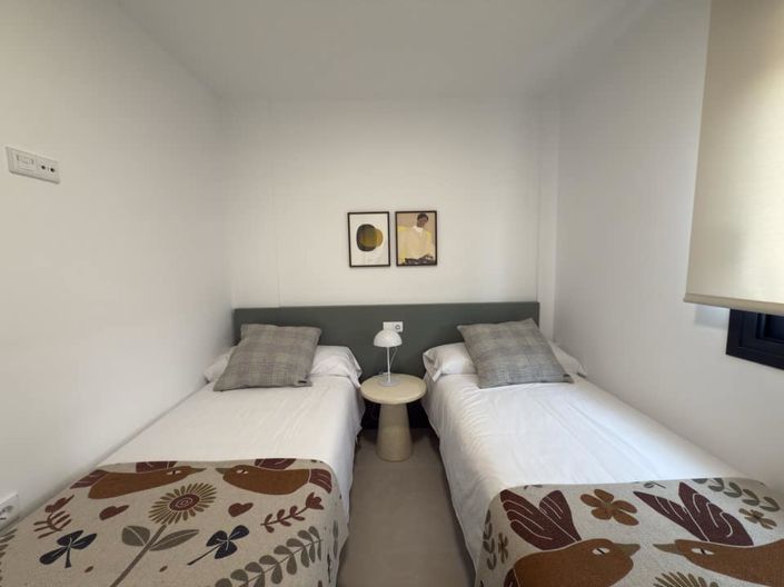 Image No.19-3 Bed Townhouse for sale