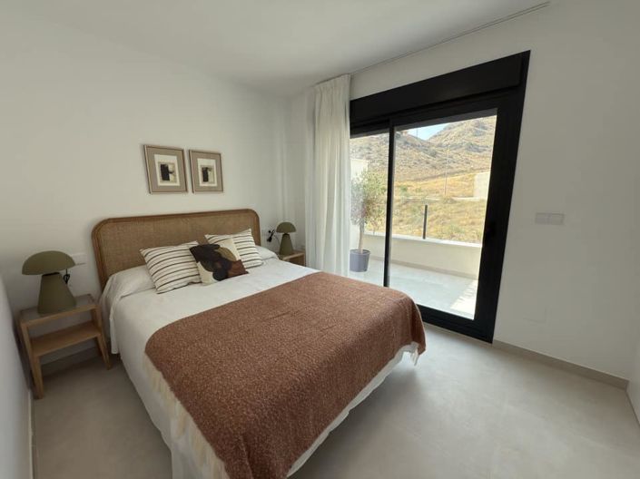 Image No.23-3 Bed Townhouse for sale