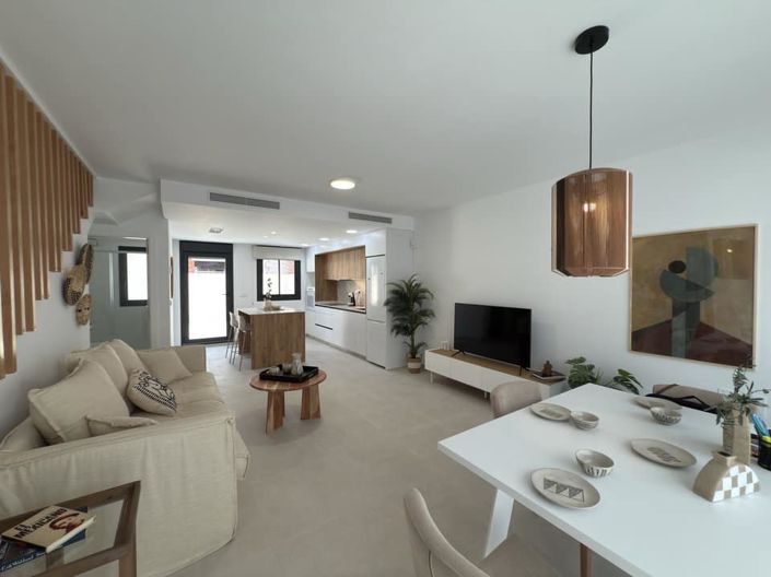 Image No.2-2 Bed Townhouse for sale