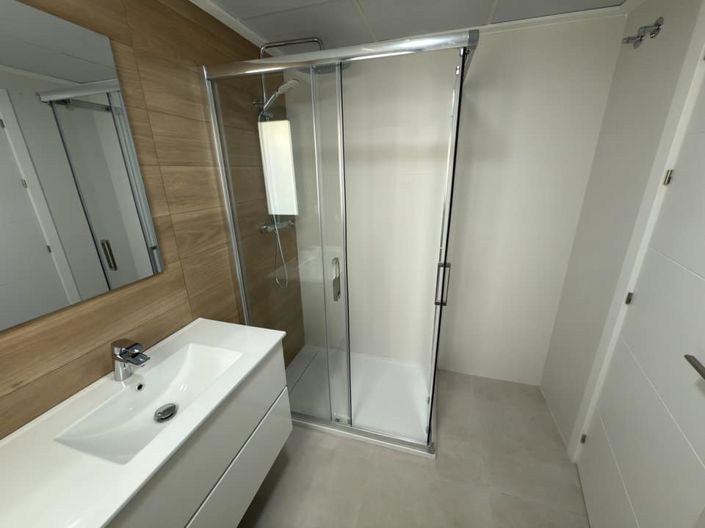 Image No.24-2 Bed Townhouse for sale