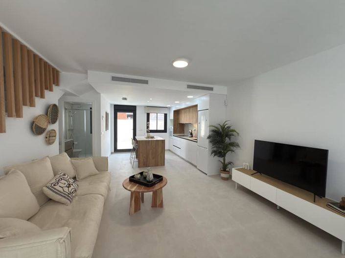 Image No.6-2 Bed Townhouse for sale