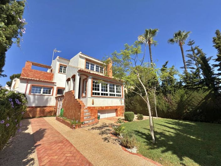 Image No.1-4 Bed Villa for sale