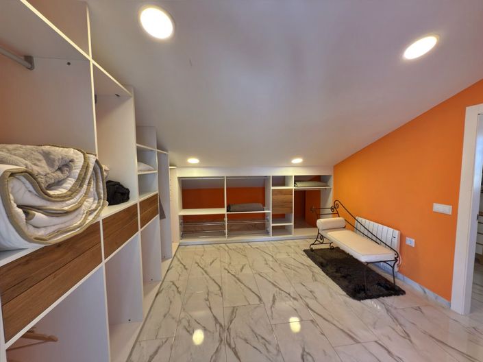Image No.27-4 Bed Villa for sale