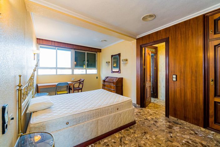 Image No.13-4 Bed Apartment for sale