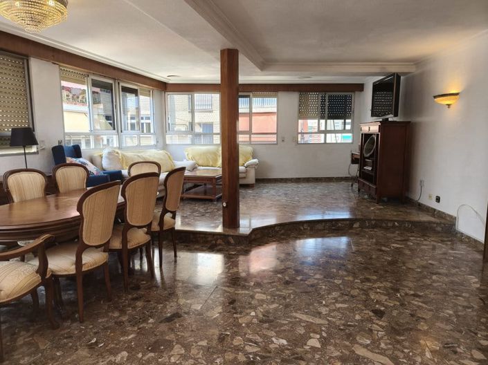 Image No.8-4 Bed Apartment for sale