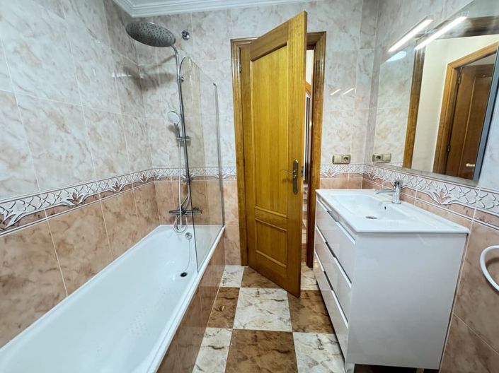 Image No.13-2 Bed Apartment for sale