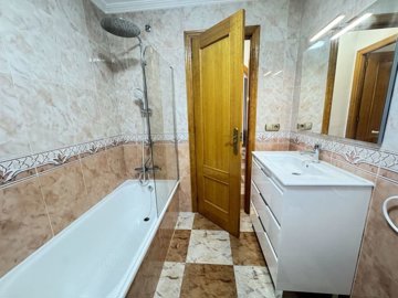 14942img8859