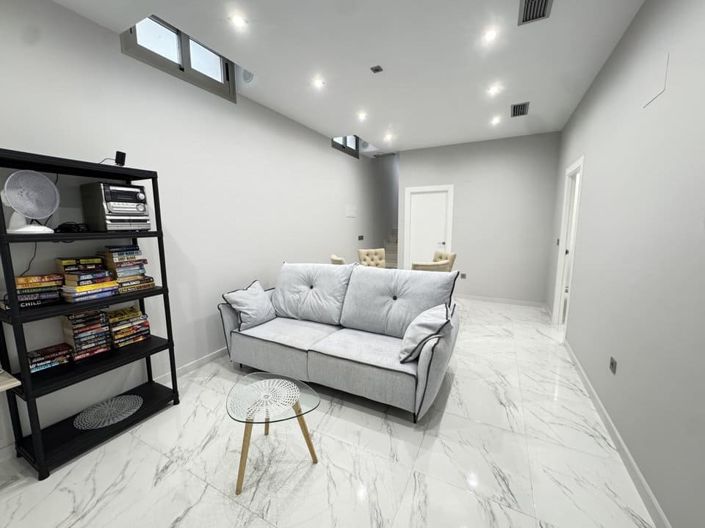 Image No.8-4 Bed Villa for sale