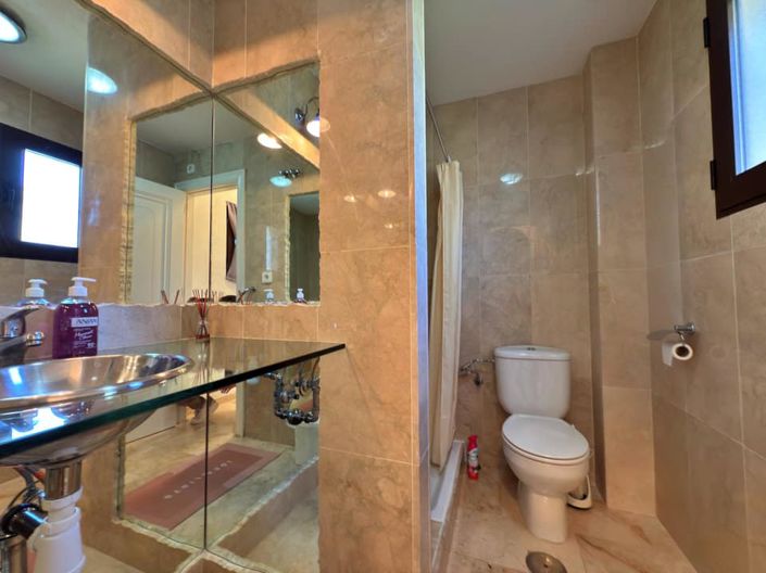 Image No.23-3 Bed Apartment for sale