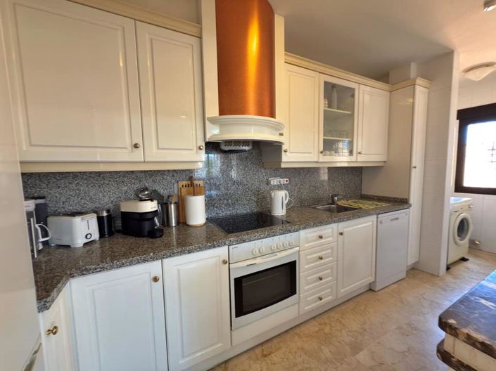 Image No.26-3 Bed Apartment for sale