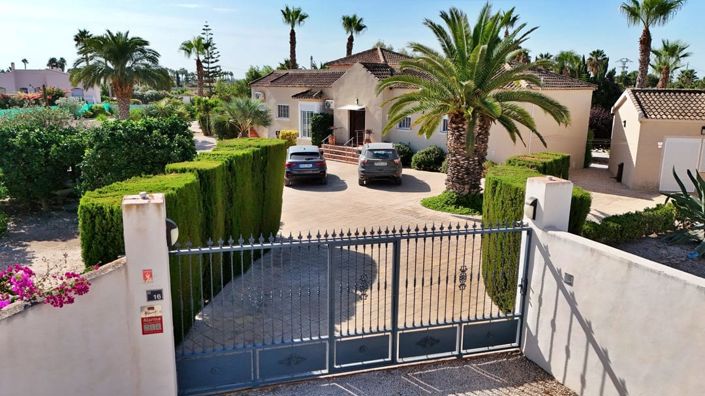 Image No.4-4 Bed Villa for sale