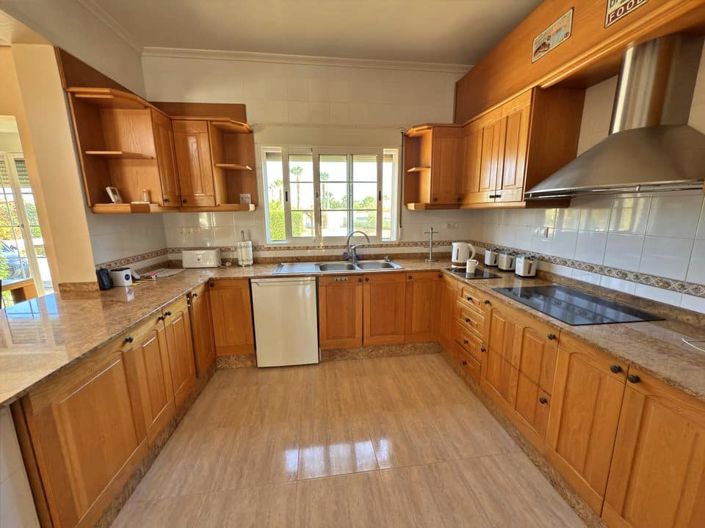 Image No.40-4 Bed Villa for sale