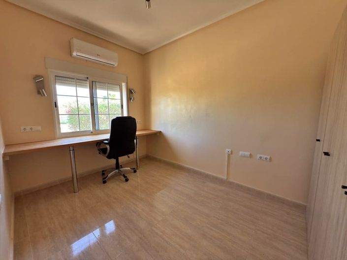 Image No.48-4 Bed Villa for sale