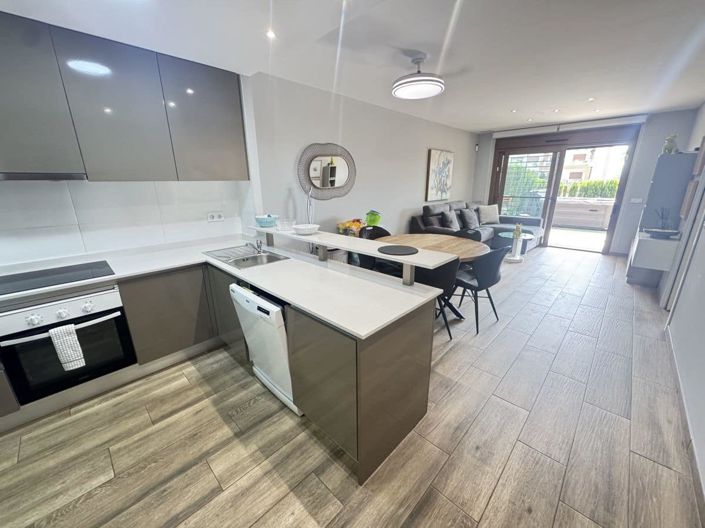 Image No.8-2 Bed Apartment for sale