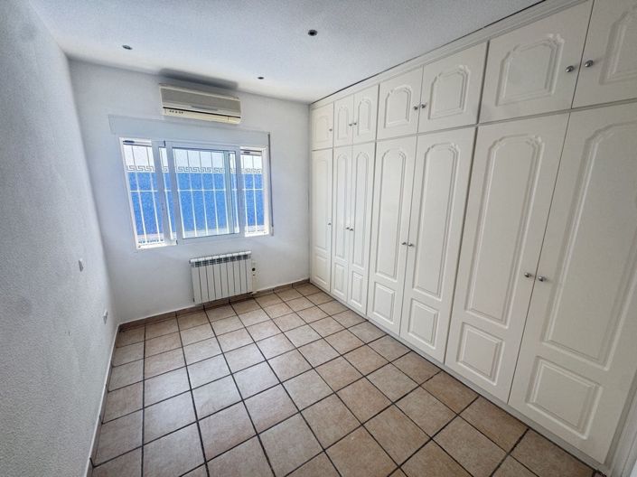 Image No.17-3 Bed Townhouse for sale