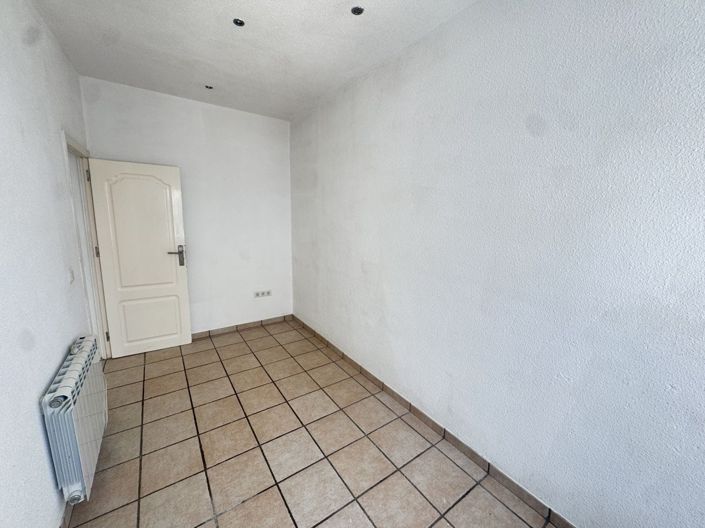 Image No.21-3 Bed Townhouse for sale