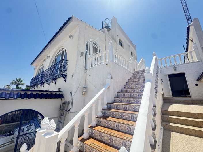 Image No.25-3 Bed Townhouse for sale