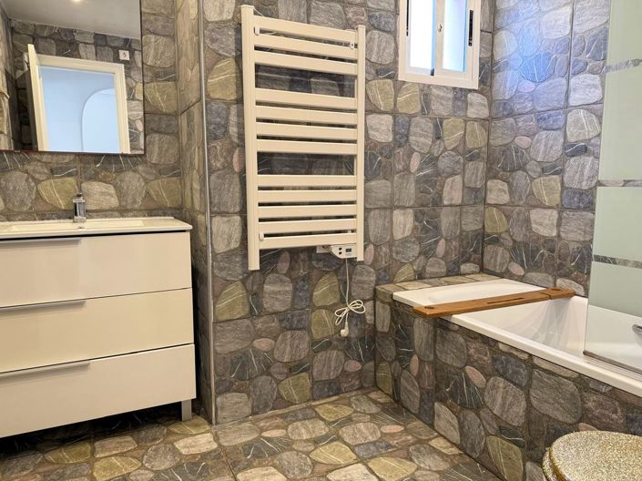 Image No.11-4 Bed Property for sale